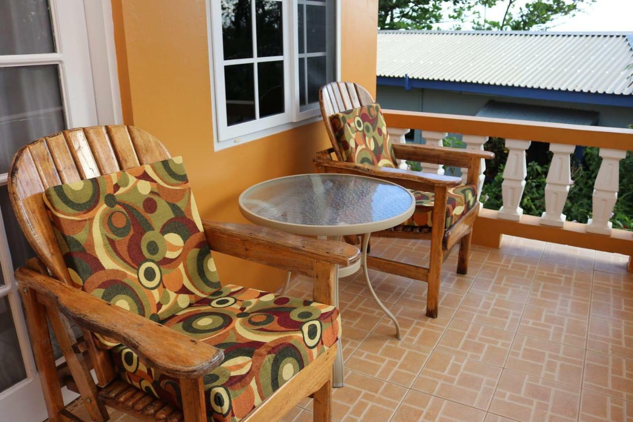 Brytan Villa Treasure Beach Exteriör bild